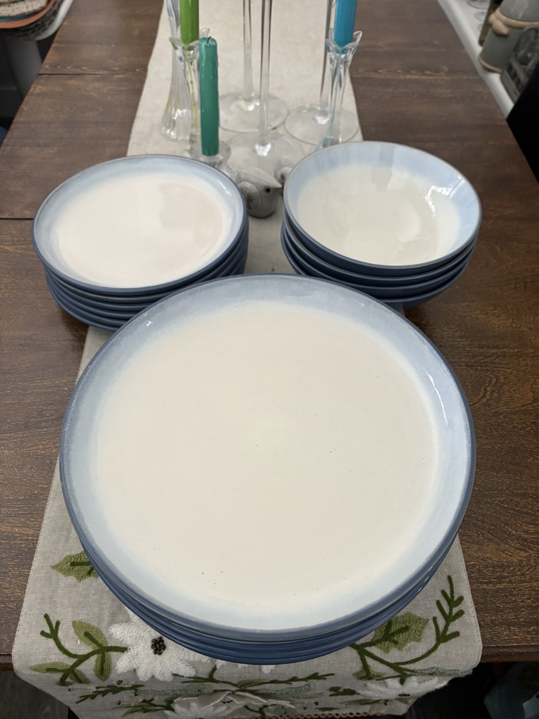 Hometrends Dinnerware Set