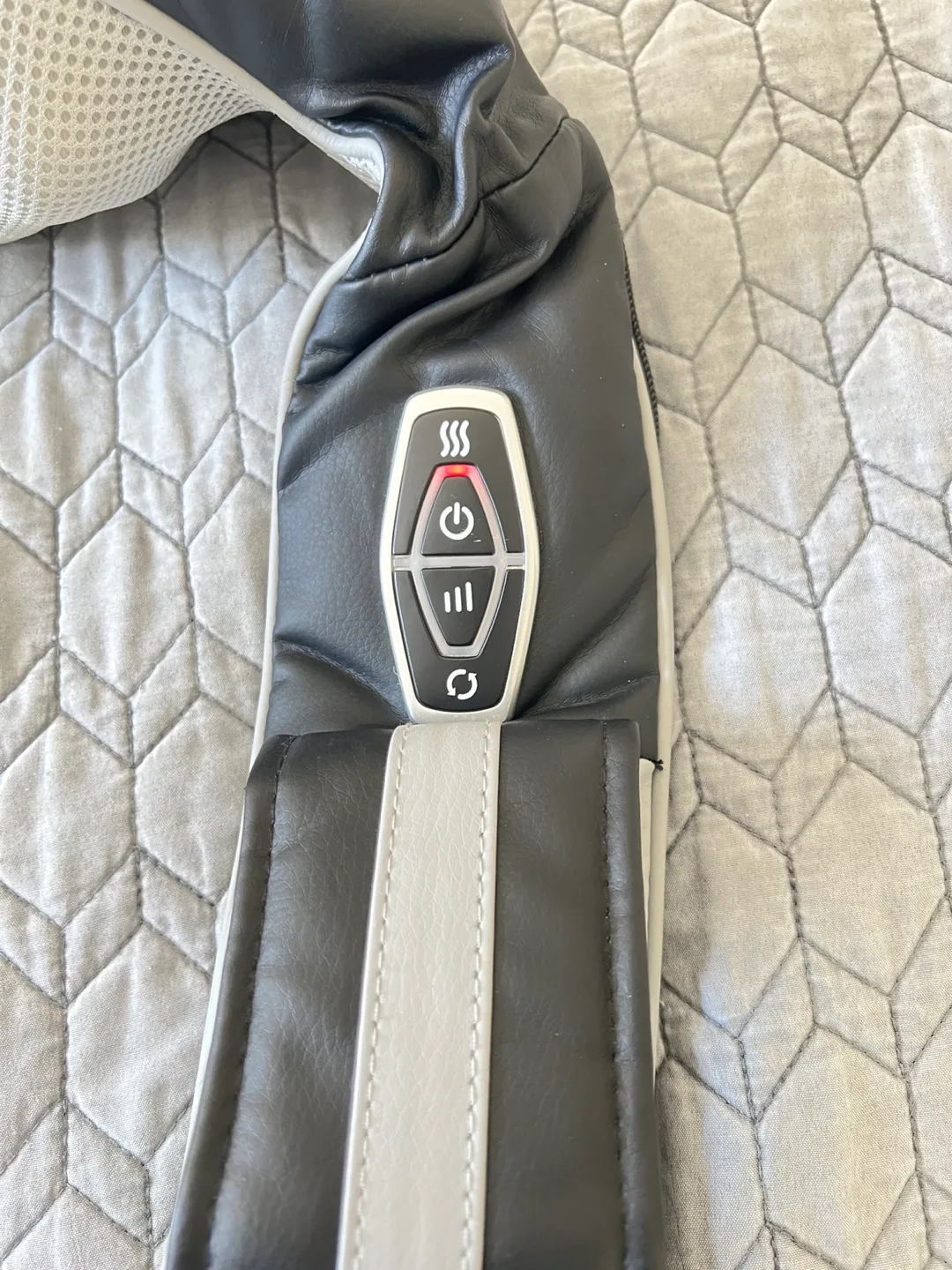 Shiatsu+ Neck & Back Massager w/ Heat image indicator(4)