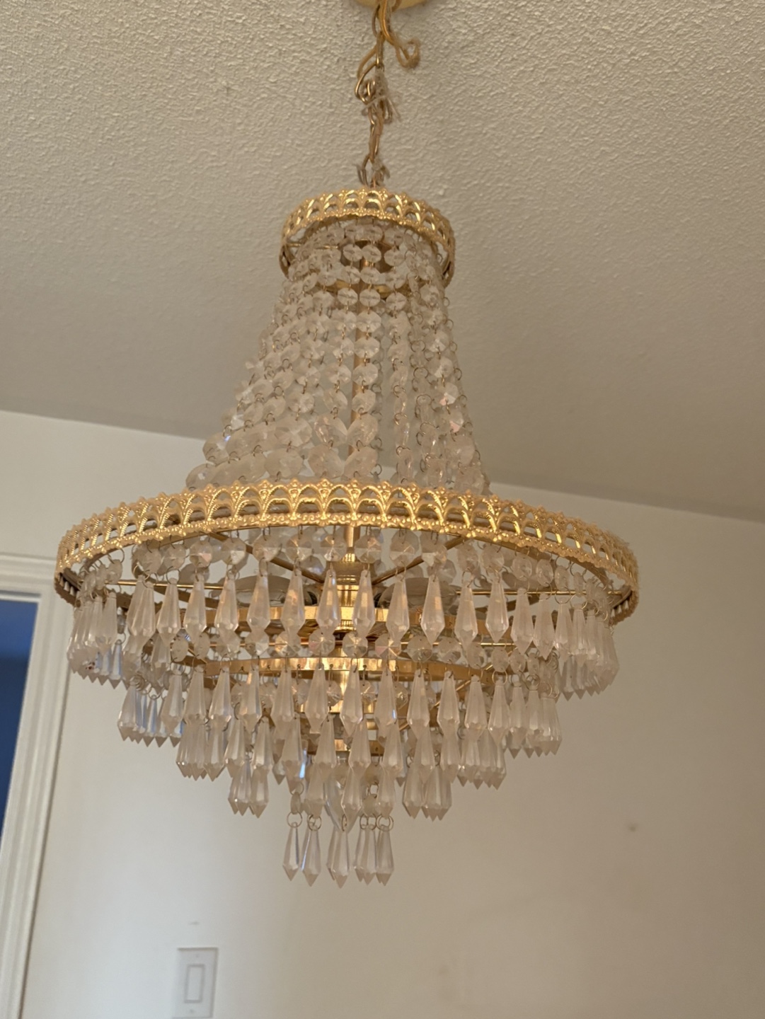 Elegant Crystal Chandelier