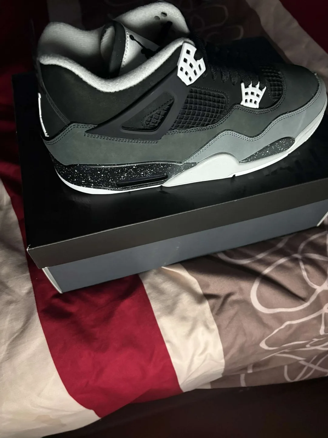 Jordan 4 Fear image indicator(4)