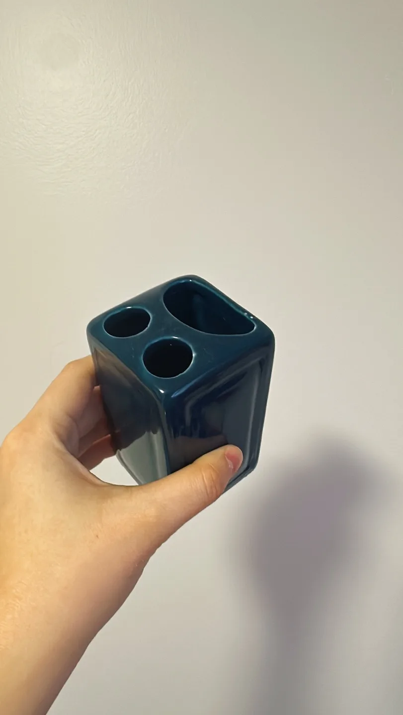 (used) navy toothbrush holder & soap dish #freecycle image indicator(2)