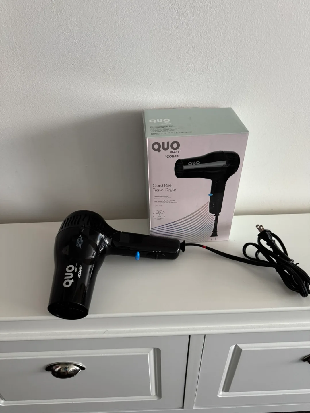 Quo by Conair Cord Reel Travel Hair Dryer image indicator(2)