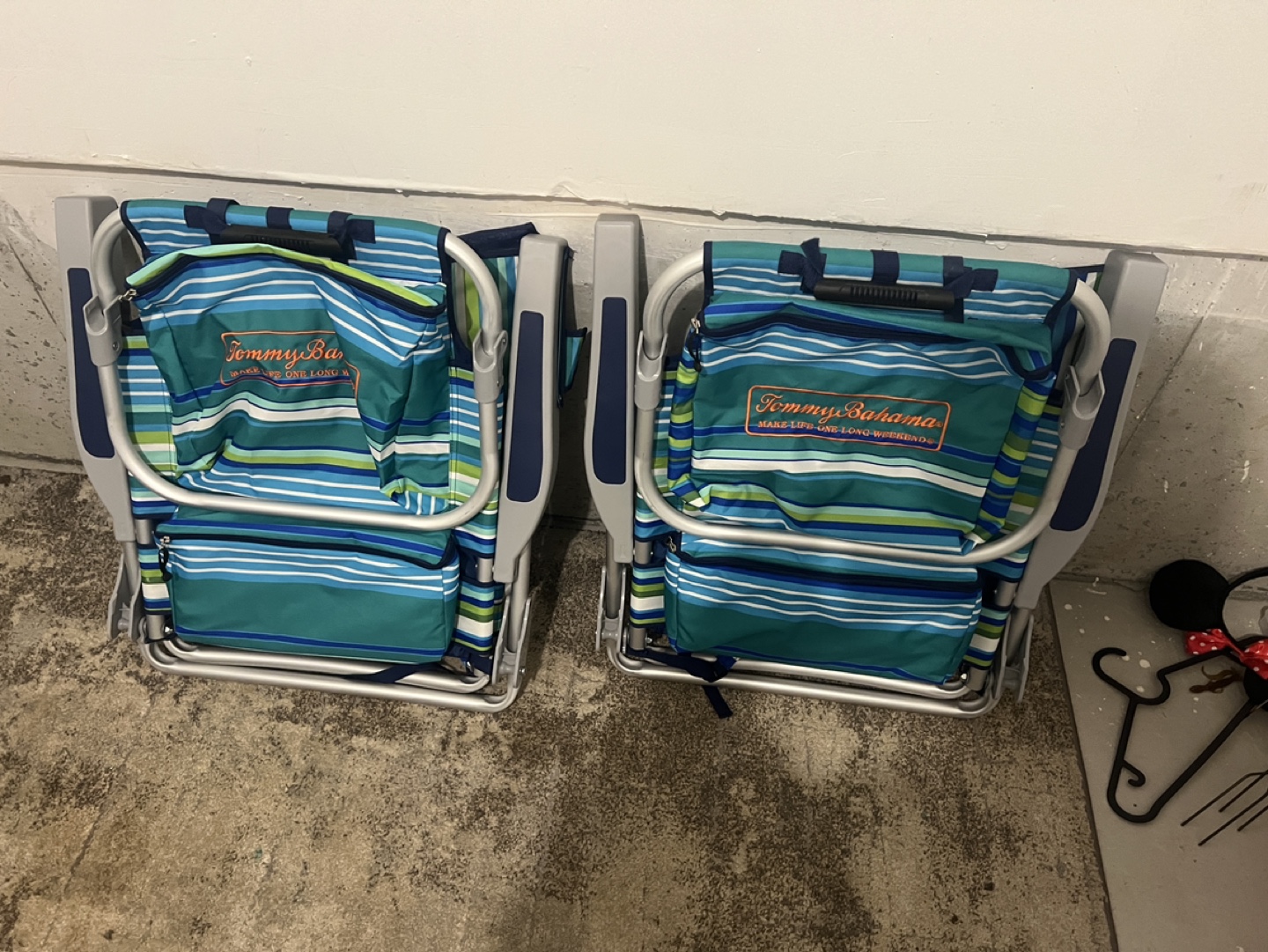 Pair of Tommy Bahama Beach Chairs - photo 2