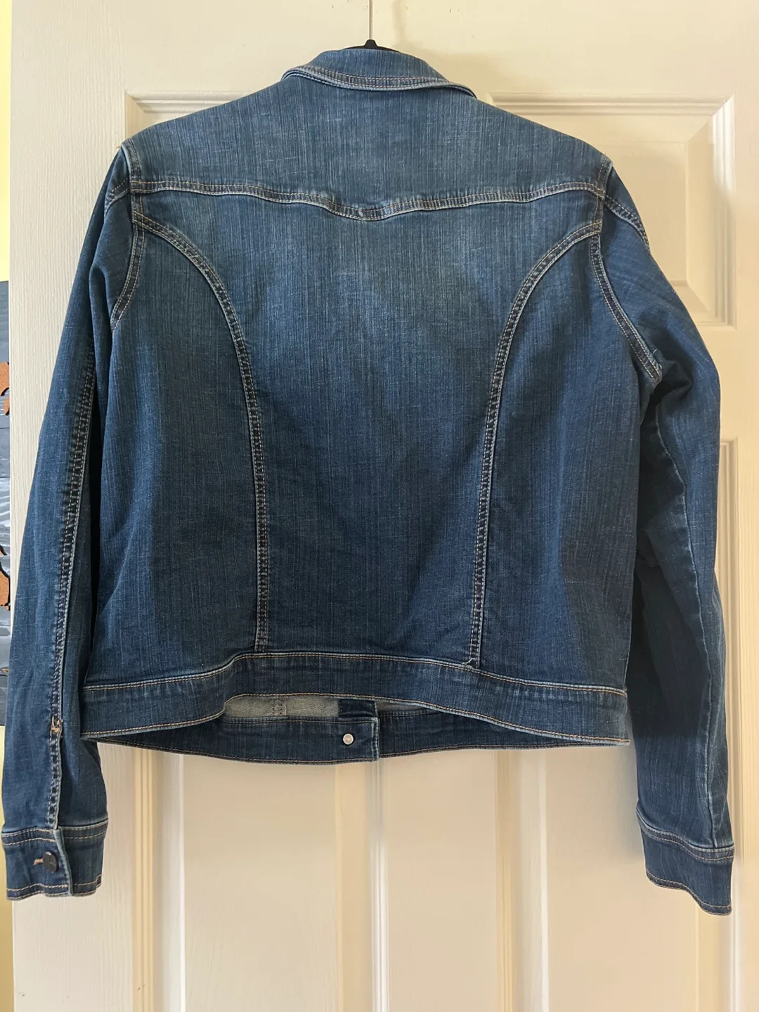 Bootlegger Women's Denim Jacket image indicator(3)