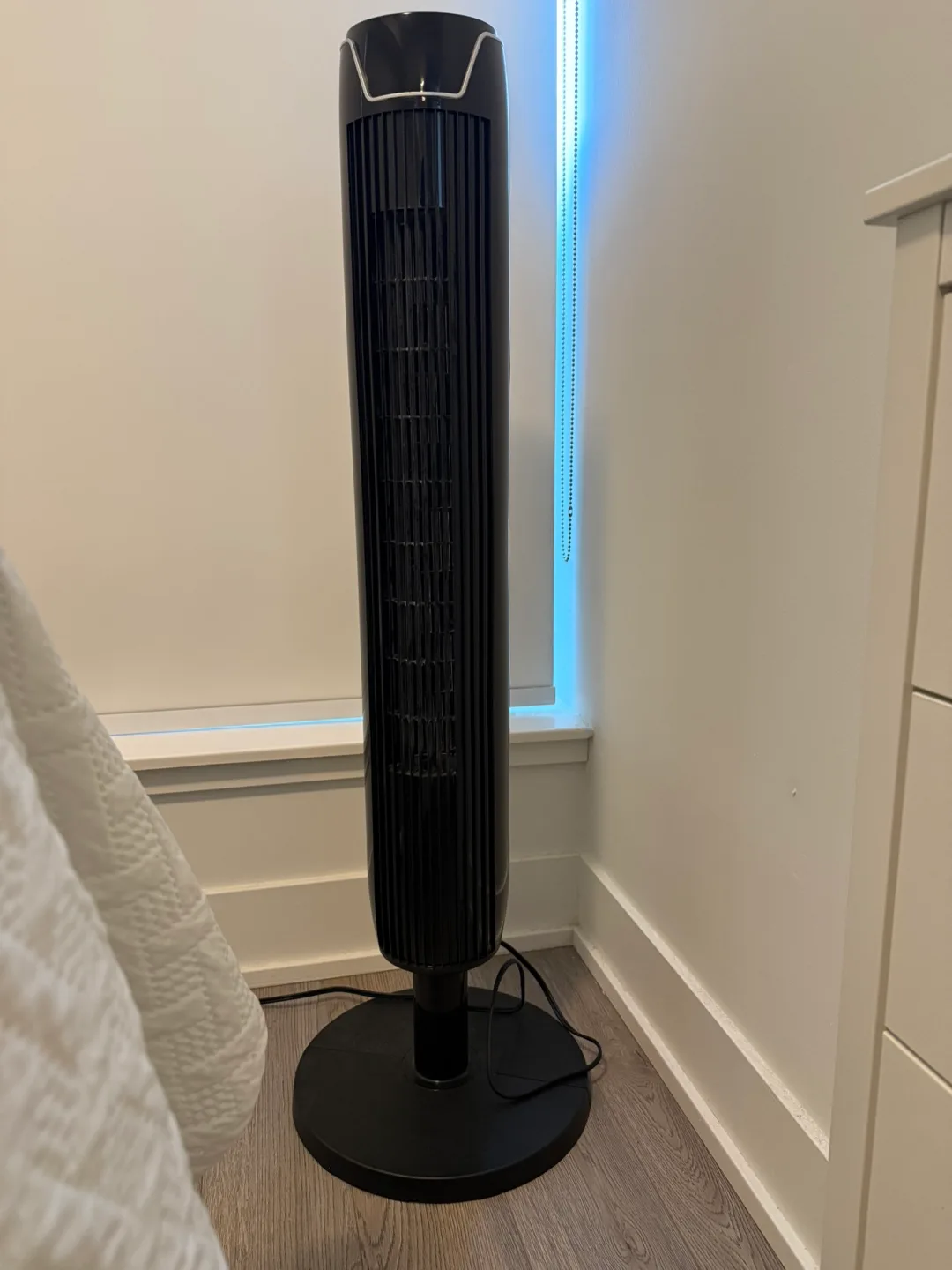 Tower Fan with Remote 3-Speed image indicator(4)