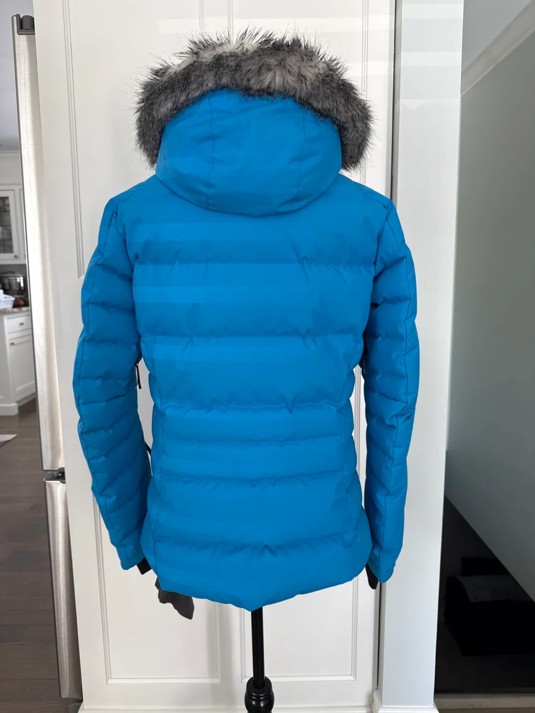 ❄️Women's Salomon Ski Jacket image indicator(4)