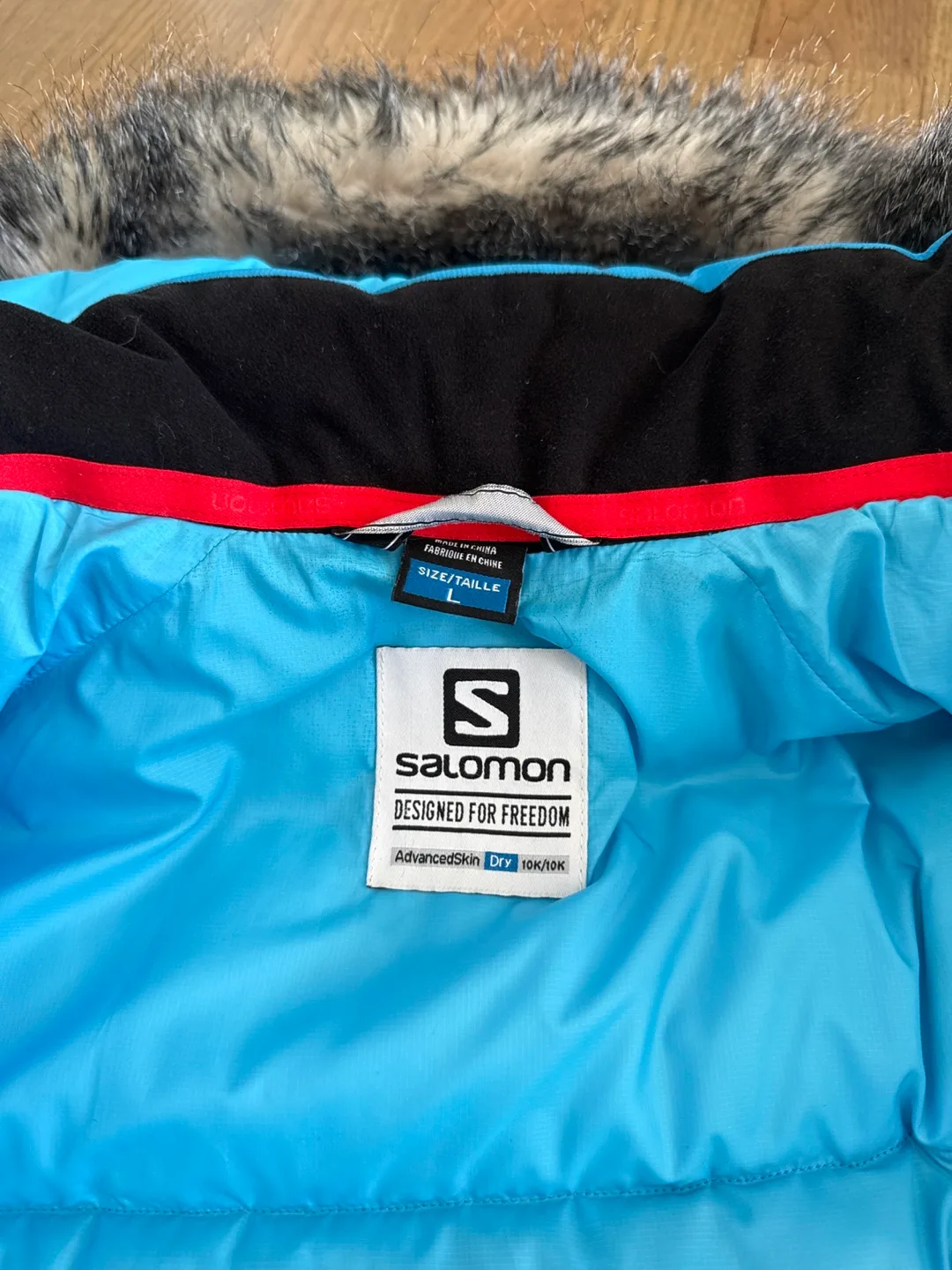 ❄️Women's Salomon Ski Jacket image indicator(6)