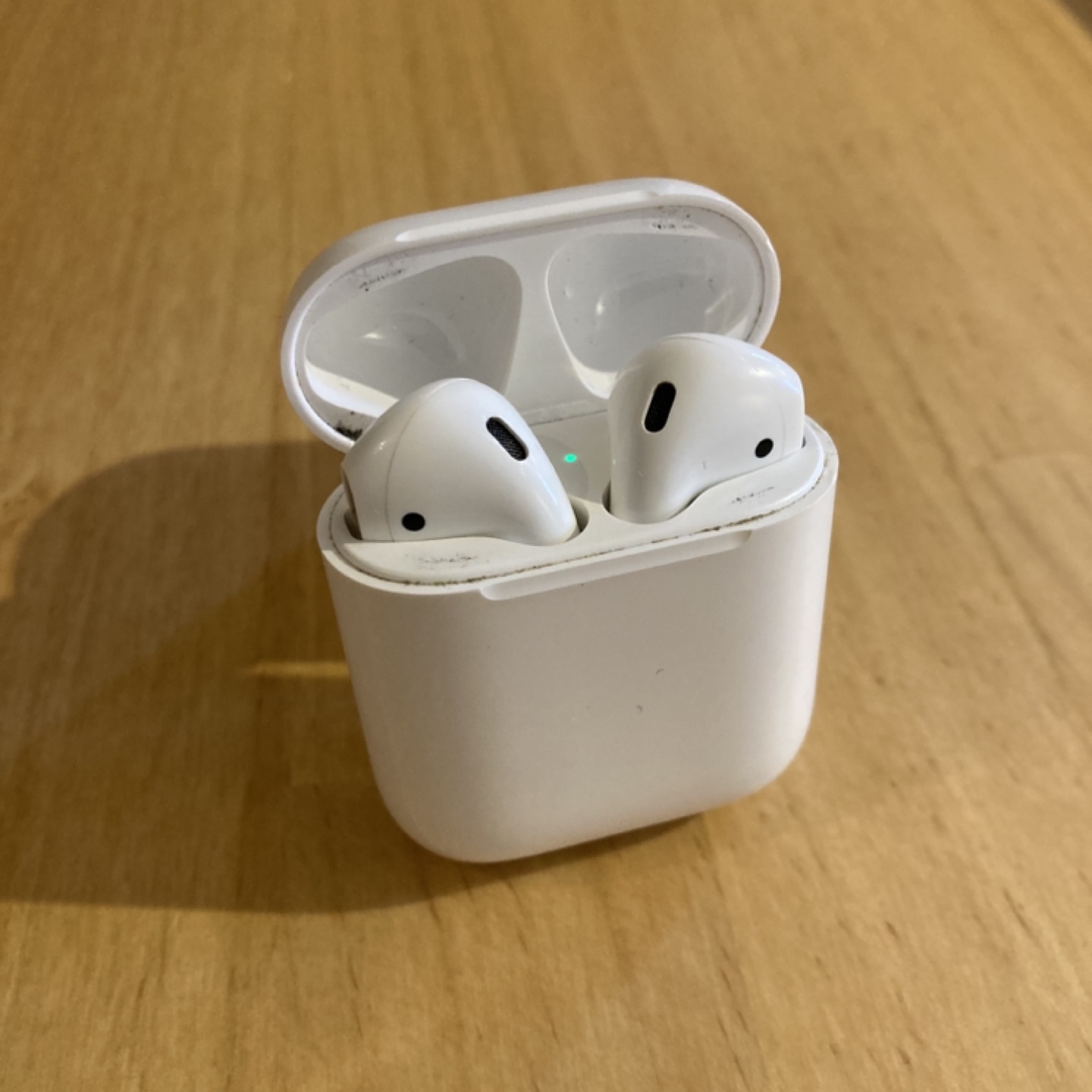 Apple AirPods (2nd Gen) - photo 4