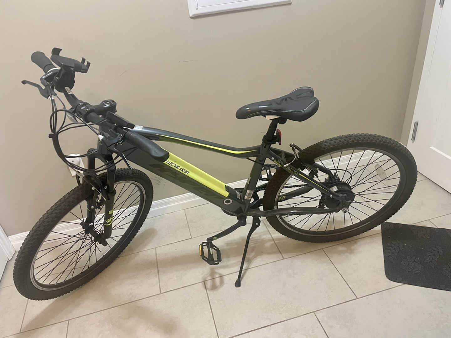 Hyper 36V Electric Assist Mountain Bike 26 inch