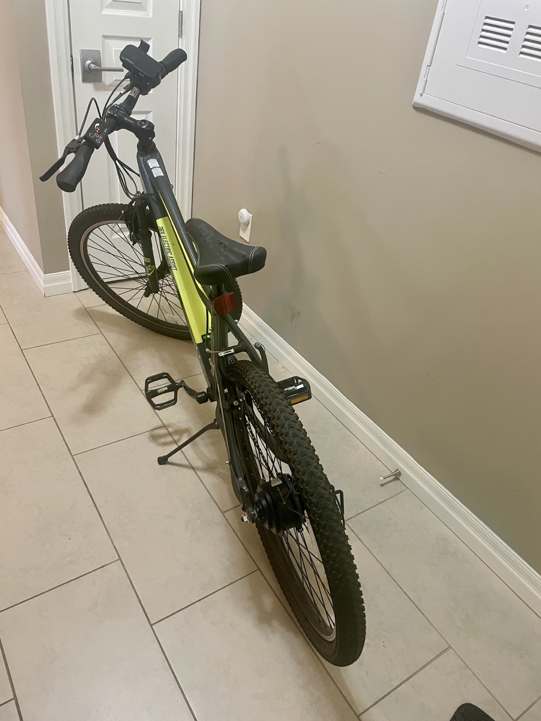Hyper 36V Electric Assist Mountain Bike 26 inch - photo 3