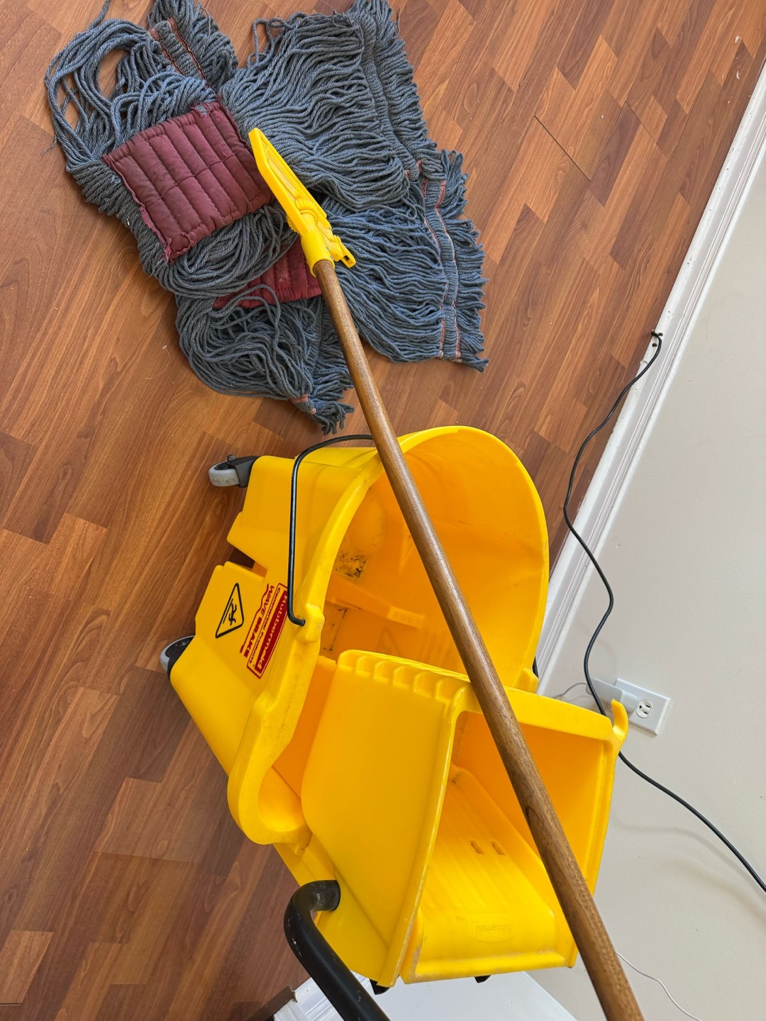 Rubbermaid Commercial Bucket and Mop Set - photo 3