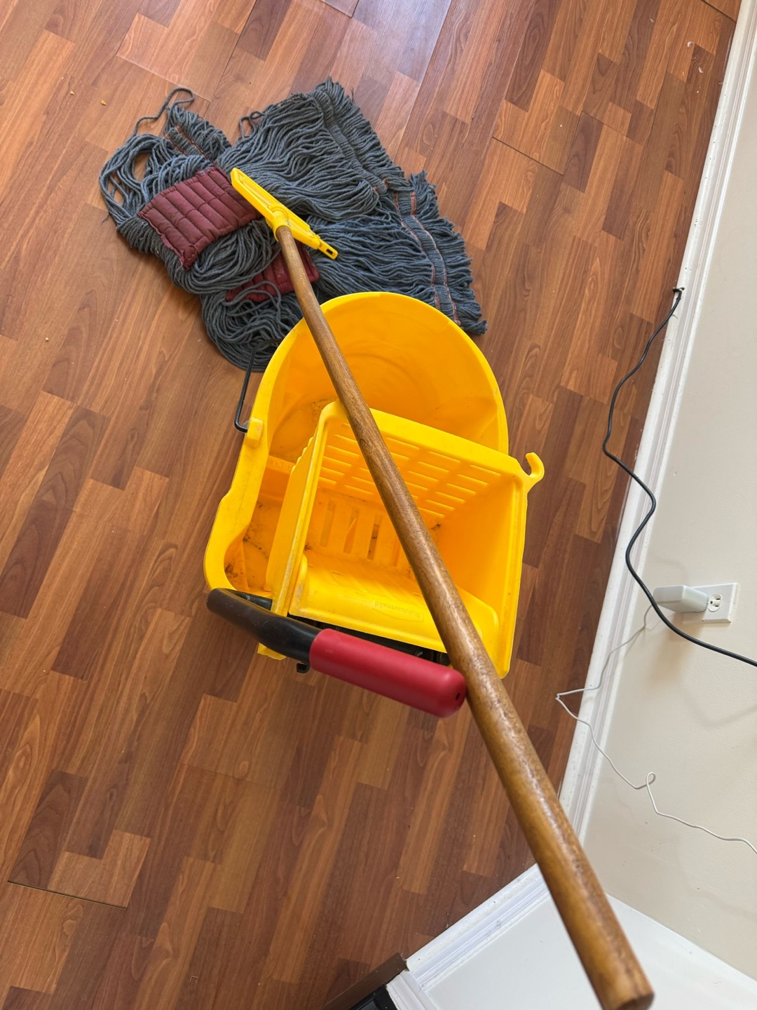 Rubbermaid Commercial Bucket and Mop Set - photo 2