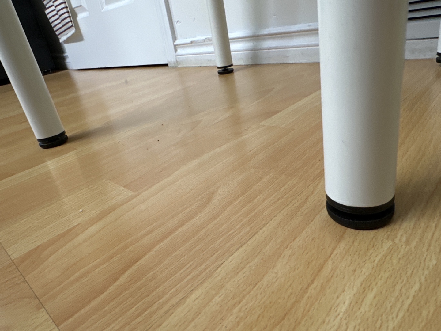 White Small Square Table - photo 3