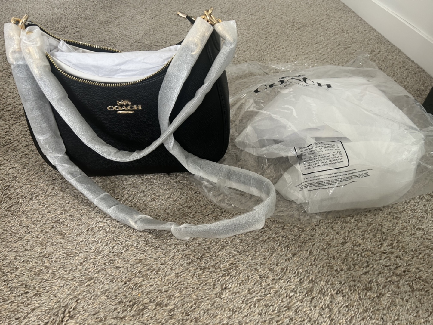 Coach Teri Hobo Bag - Black/Gold