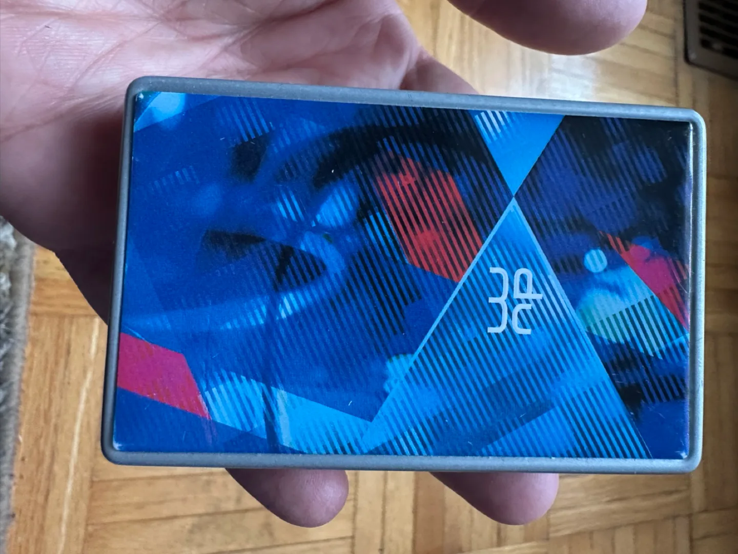 Vintage Metal Case with Unique Design image indicator(3)