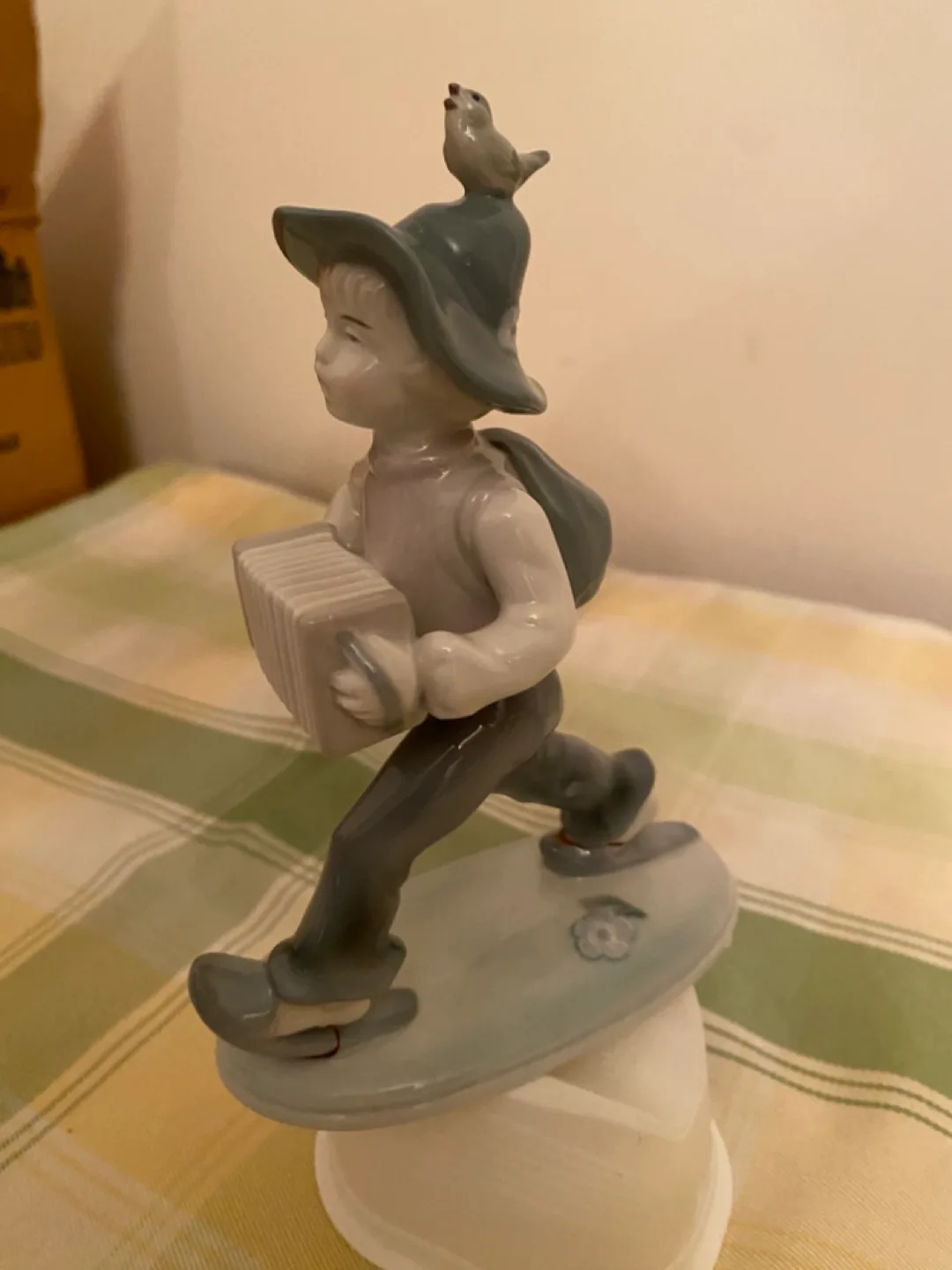 Vintage Porcelain Figurine Boy with Accordion image indicator(3)