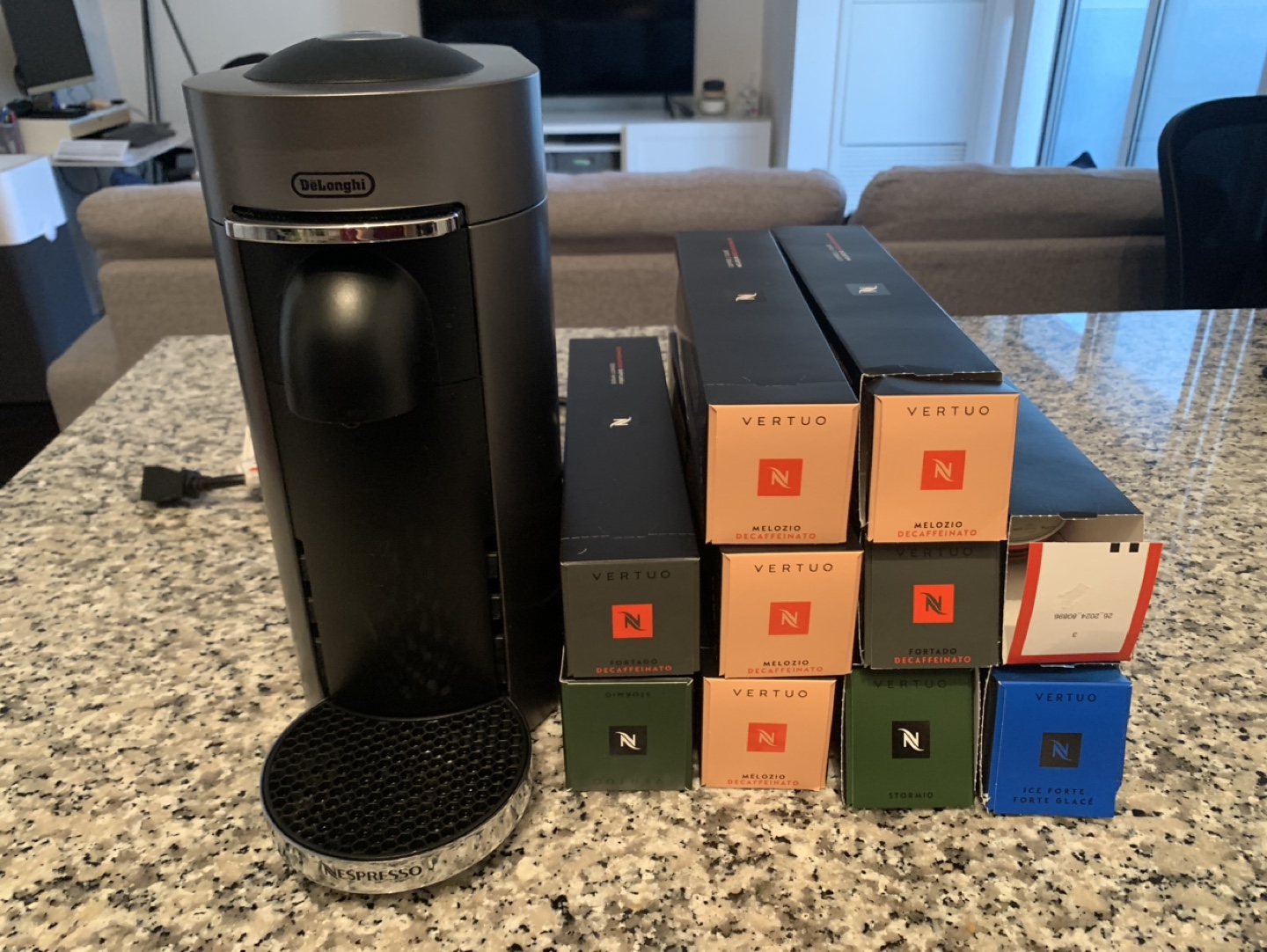 Delonghi Nespresso Vertuo Coffee Machine with Pods