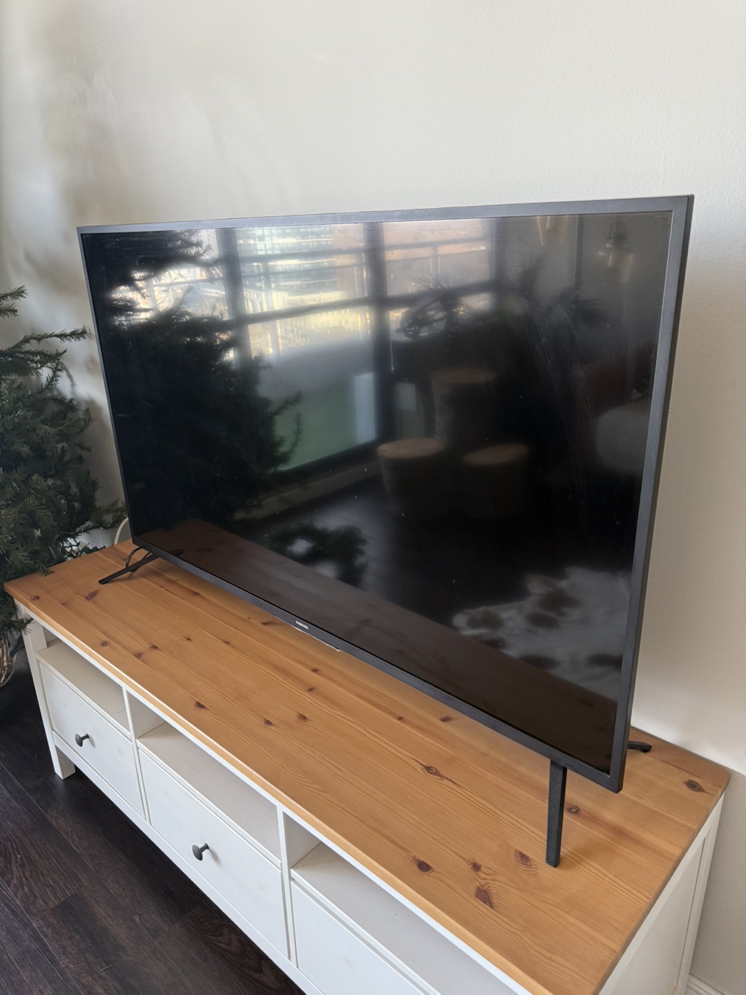 Toshiba 55-inch Smart TV