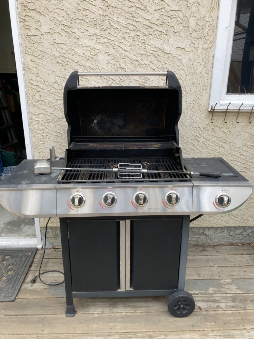 Backyard Grill 4-Burner BBQ