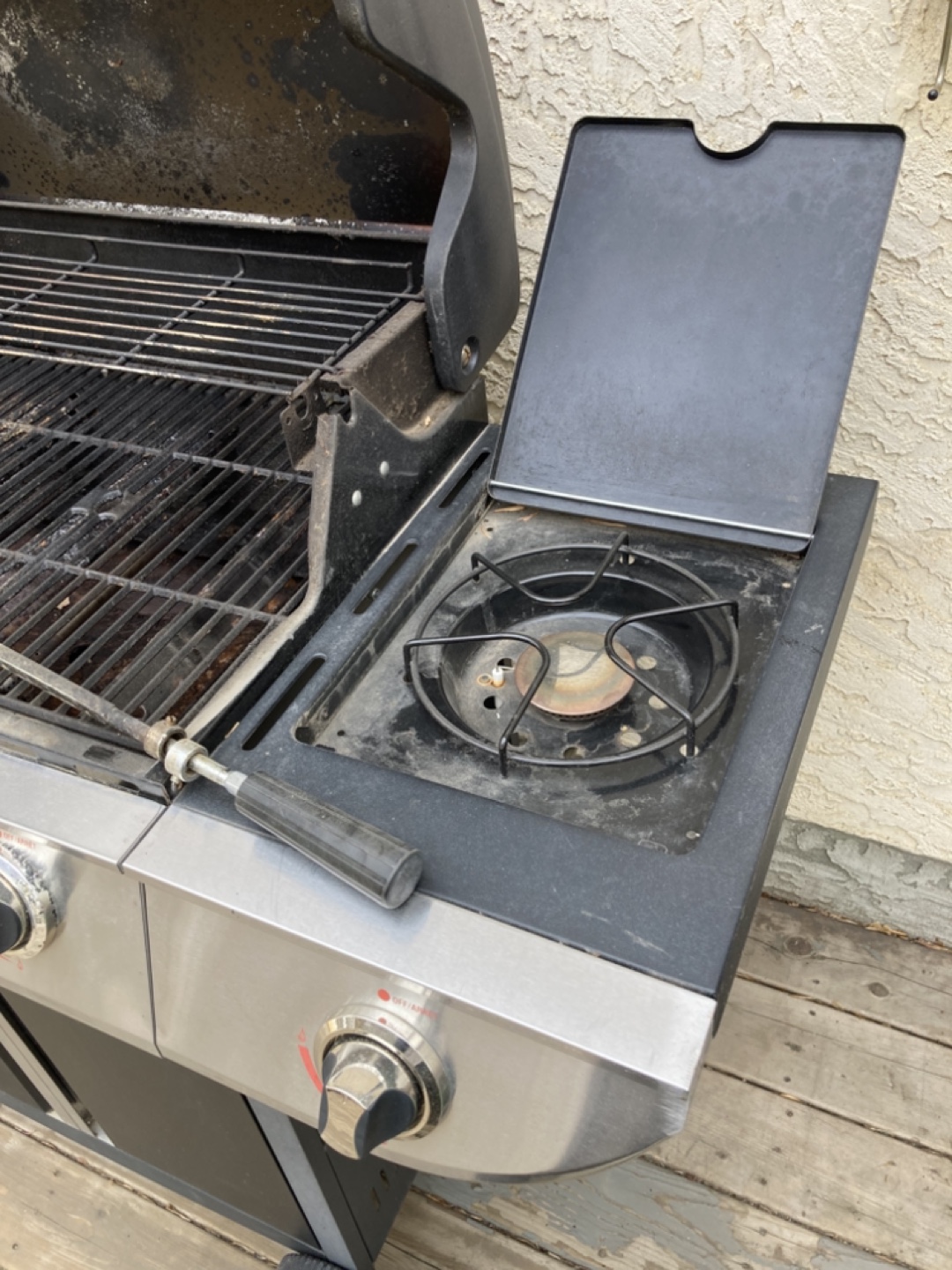 Backyard Grill 4-Burner BBQ - photo 4