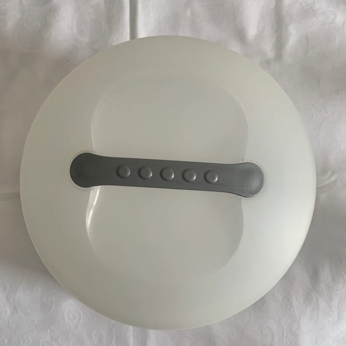 Sturdy Cake/Dessert Carrier with Handle image indicator(2)