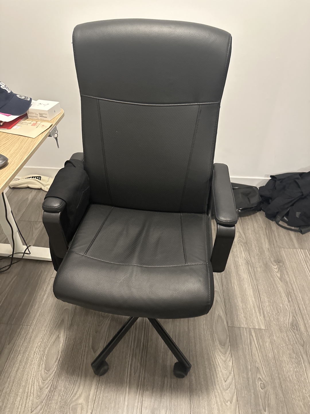 Black Office Chair with Armrests - photo 2