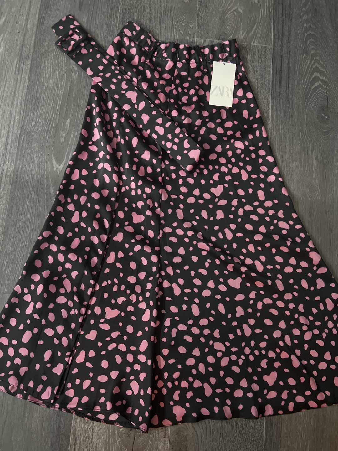 Zara Pink Dalmatian Print Midi Skirt (brand new)