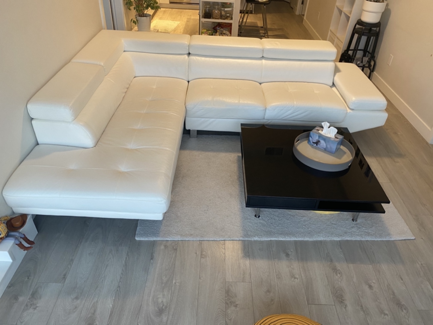 White Leather Sectional Sofa with Chaise Lounge - photo 5