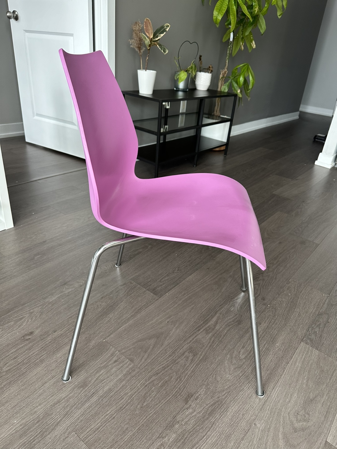 Pair of Pink Modern Dining Chairs - photo 3