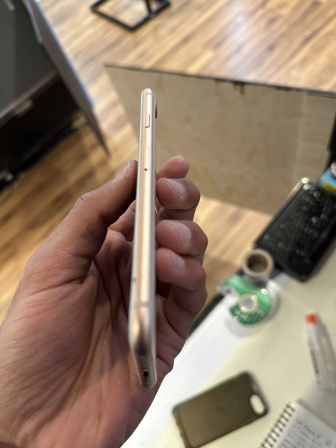 iPhone 8 - photo 5