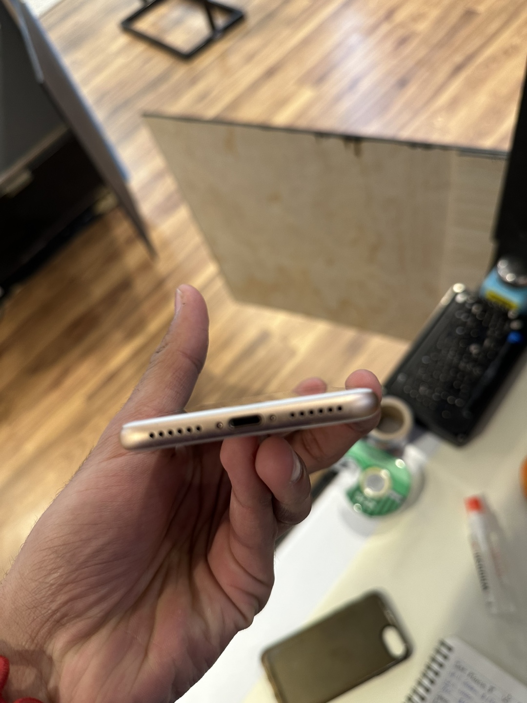 iPhone 8 - photo 3