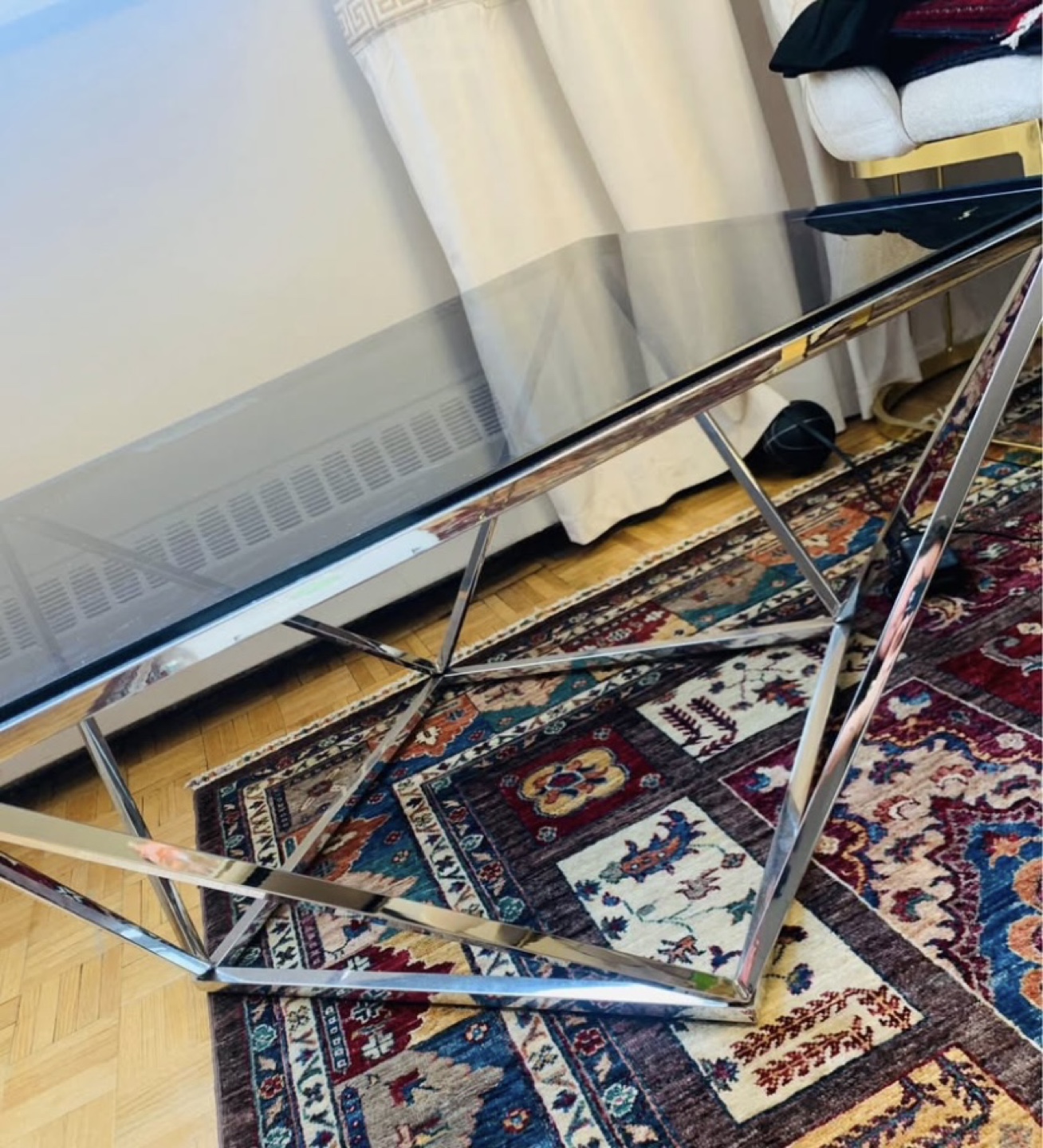 Leon’s square coffee table