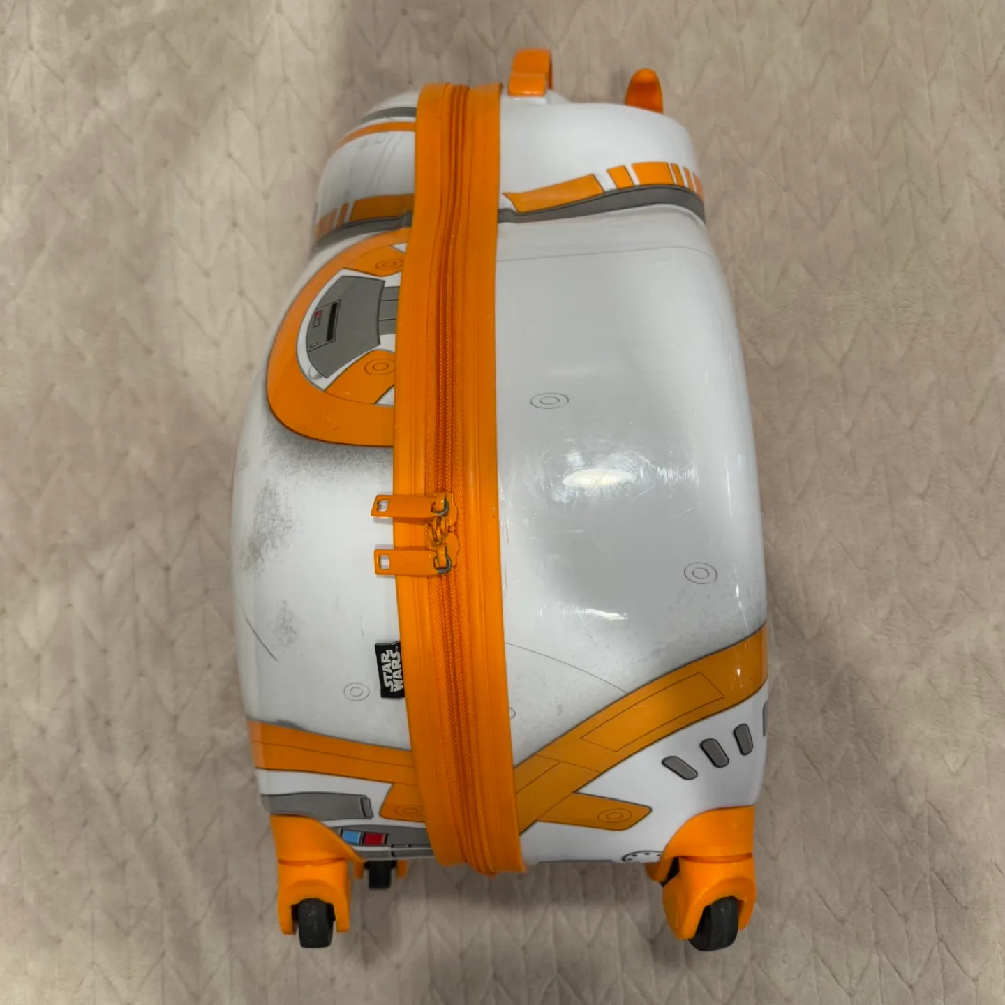 Disney Store Star Wars BB-8 Hard Shell Rolling Luggage Carry-On image indicator(9)
