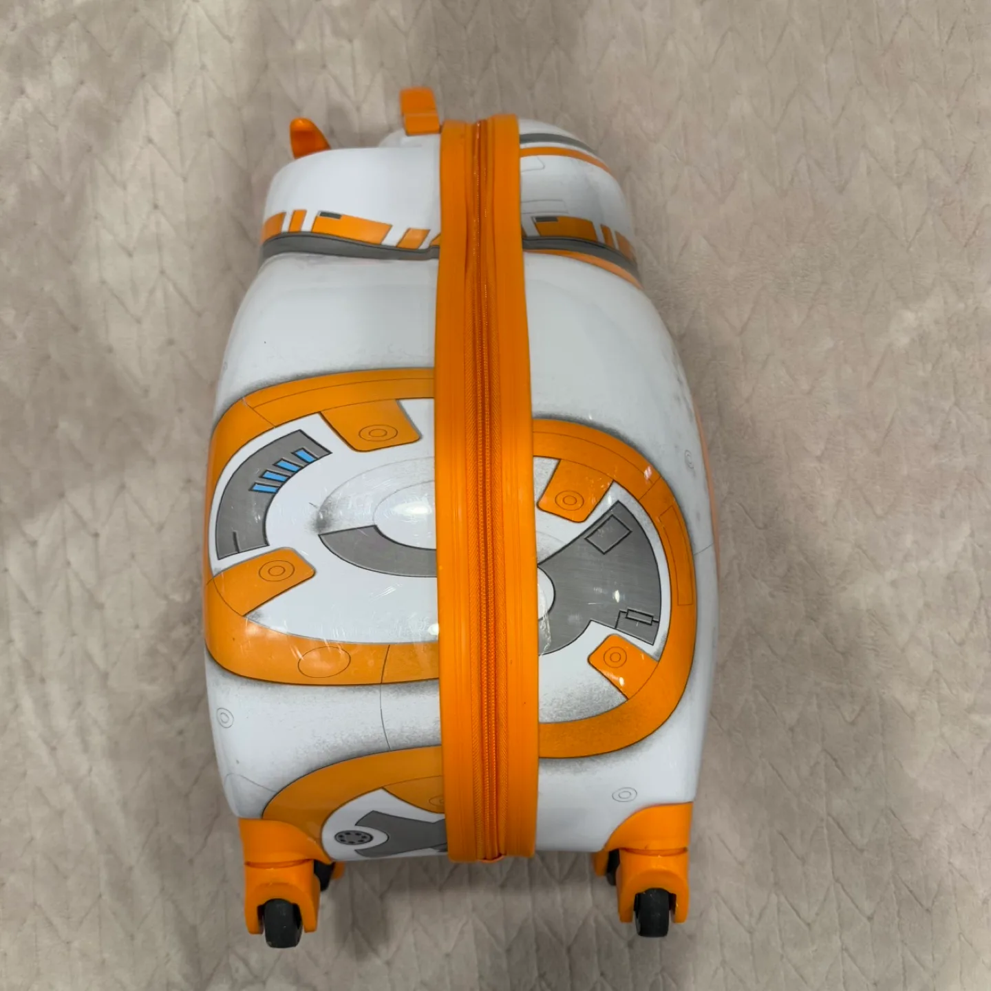 Disney Store Star Wars BB-8 Hard Shell Rolling Luggage Carry-On image indicator(10)