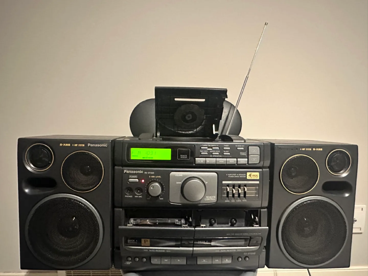 Panasonic RX-DT690 boom box. Tape CD AM/FM radio. 6 speakers. image indicator(2)
