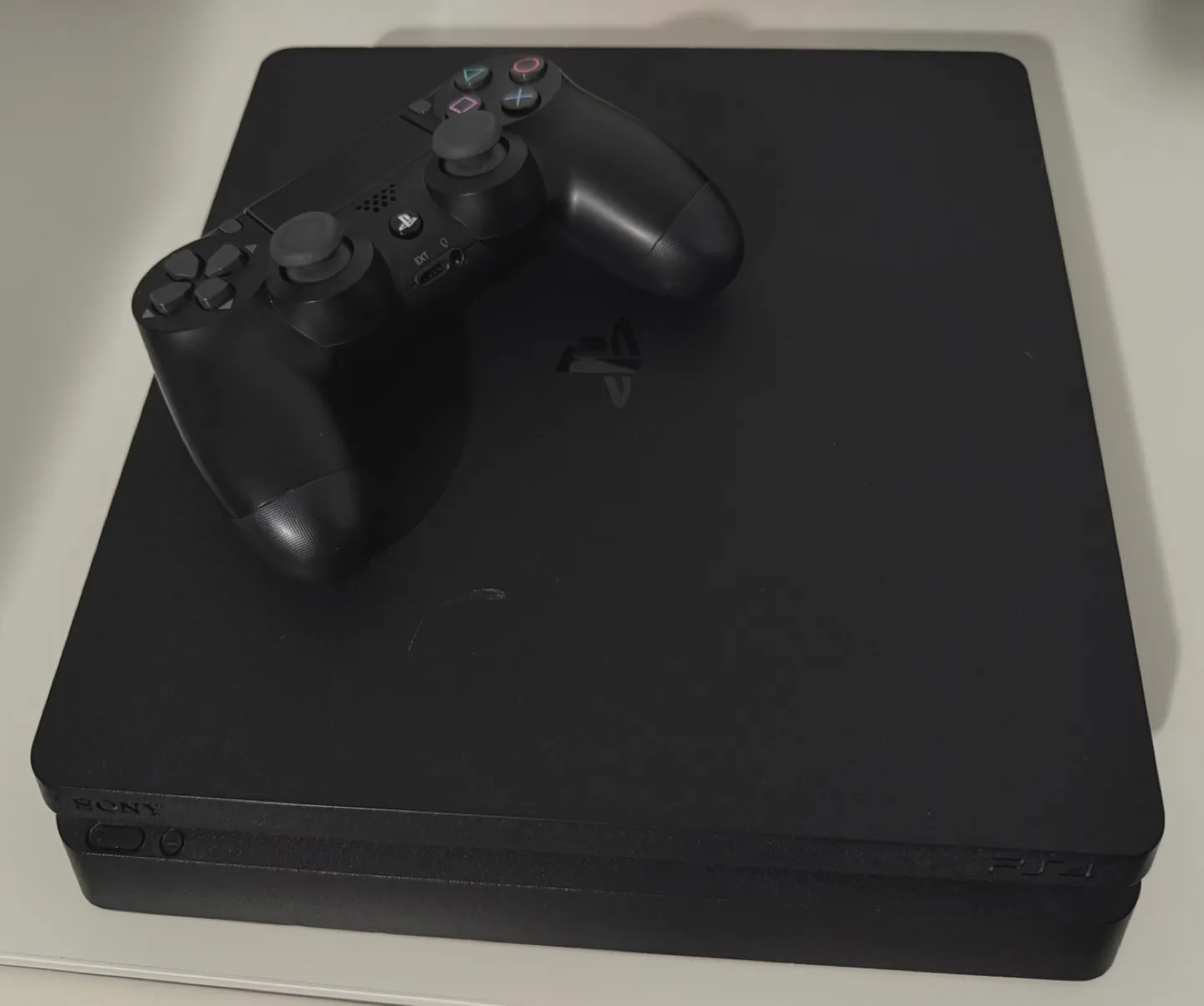 PS4 Slim Console with Controller image indicator(3)