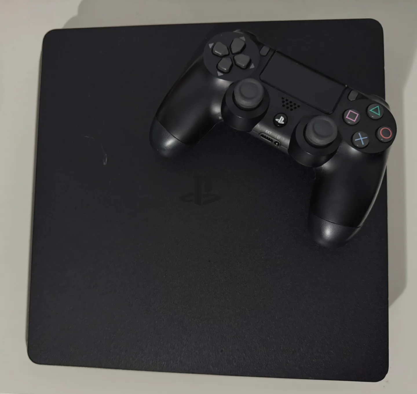 PS4 Slim Console with Controller image indicator(2)