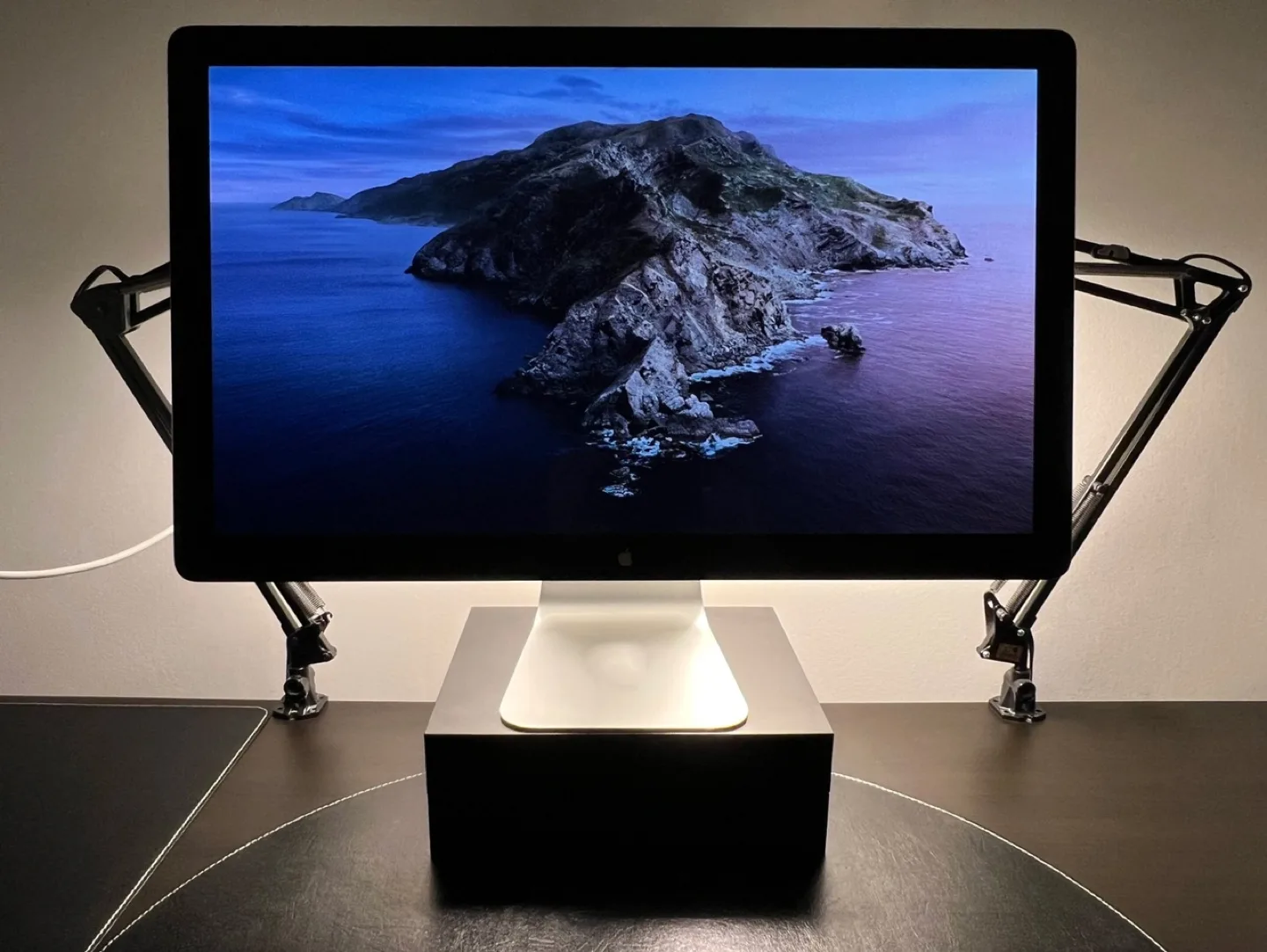 Apple Thunderbolt Display - 27” - 2K - 2560x1440 pixels - A1407 image indicator(4)