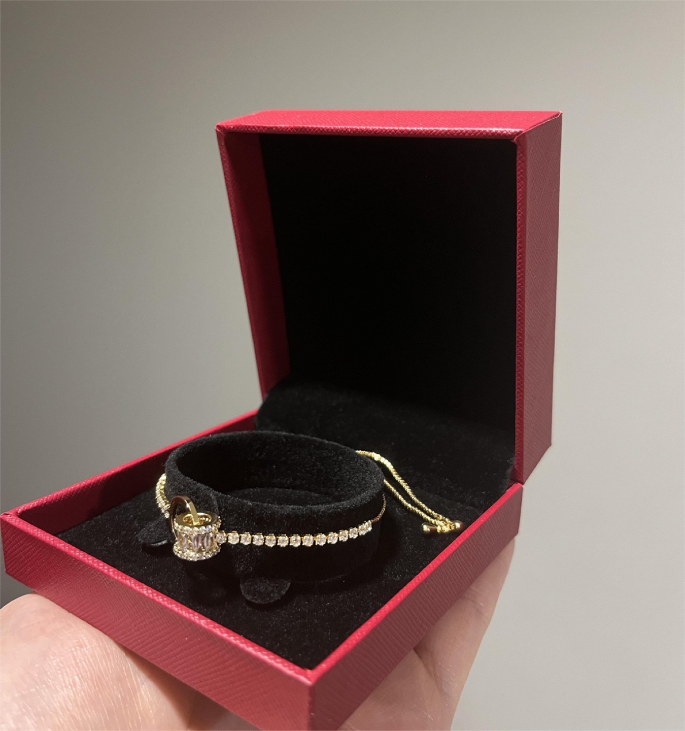 Elegant Gold Plated Interlocking Bracelet - photo 2