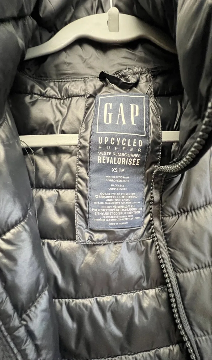 GAP packable puffer jacket image indicator(4)