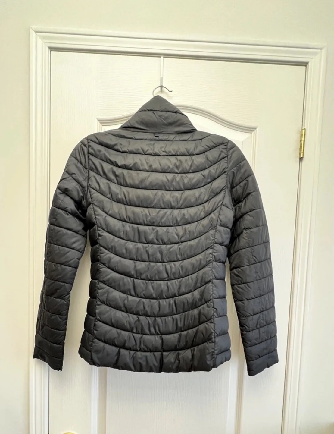 GAP packable puffer jacket image indicator(2)