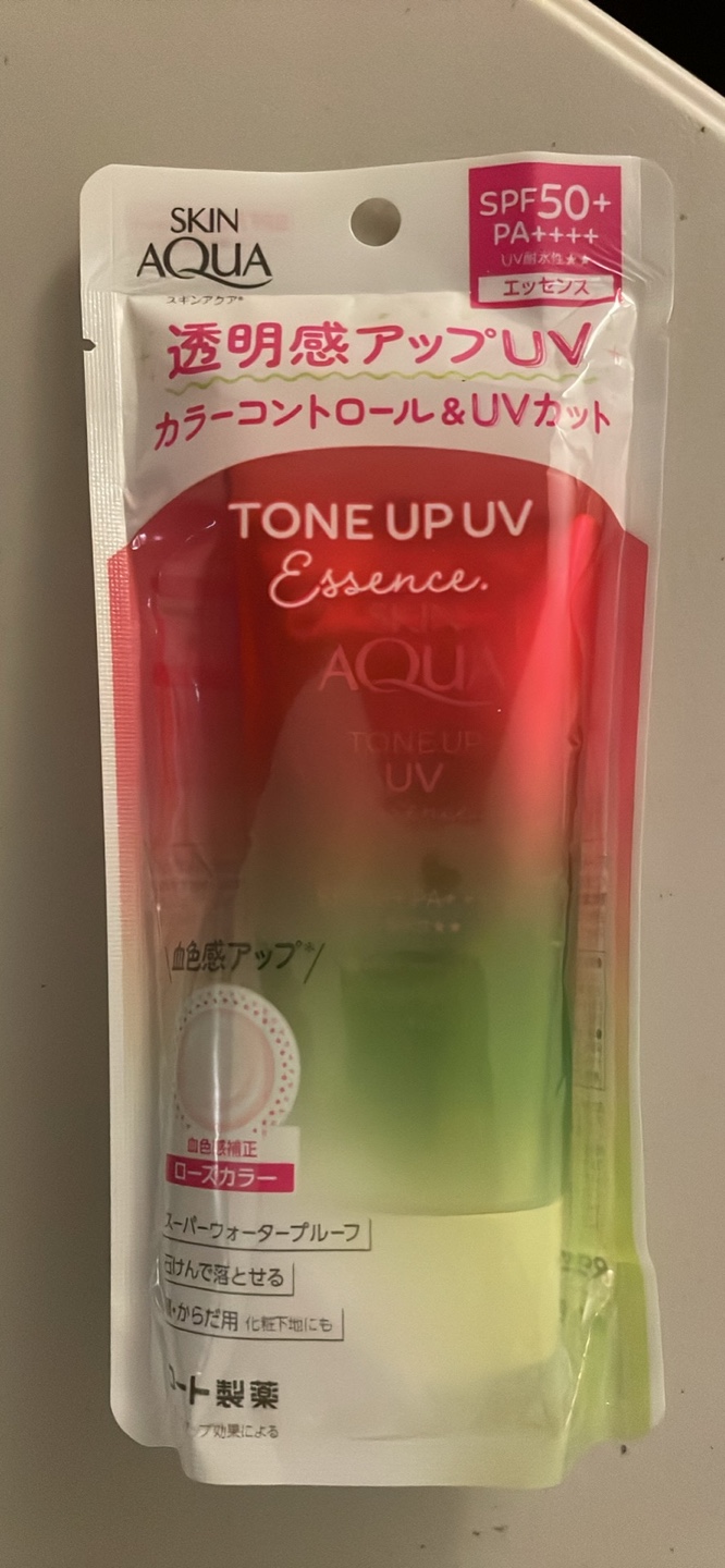 Skin Aqua Tone Up UV Essence Sunscreen