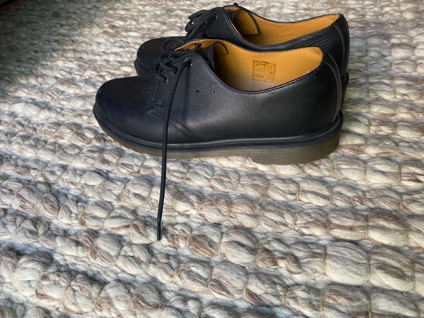 Dr. Martens size 9 image indicator(3)