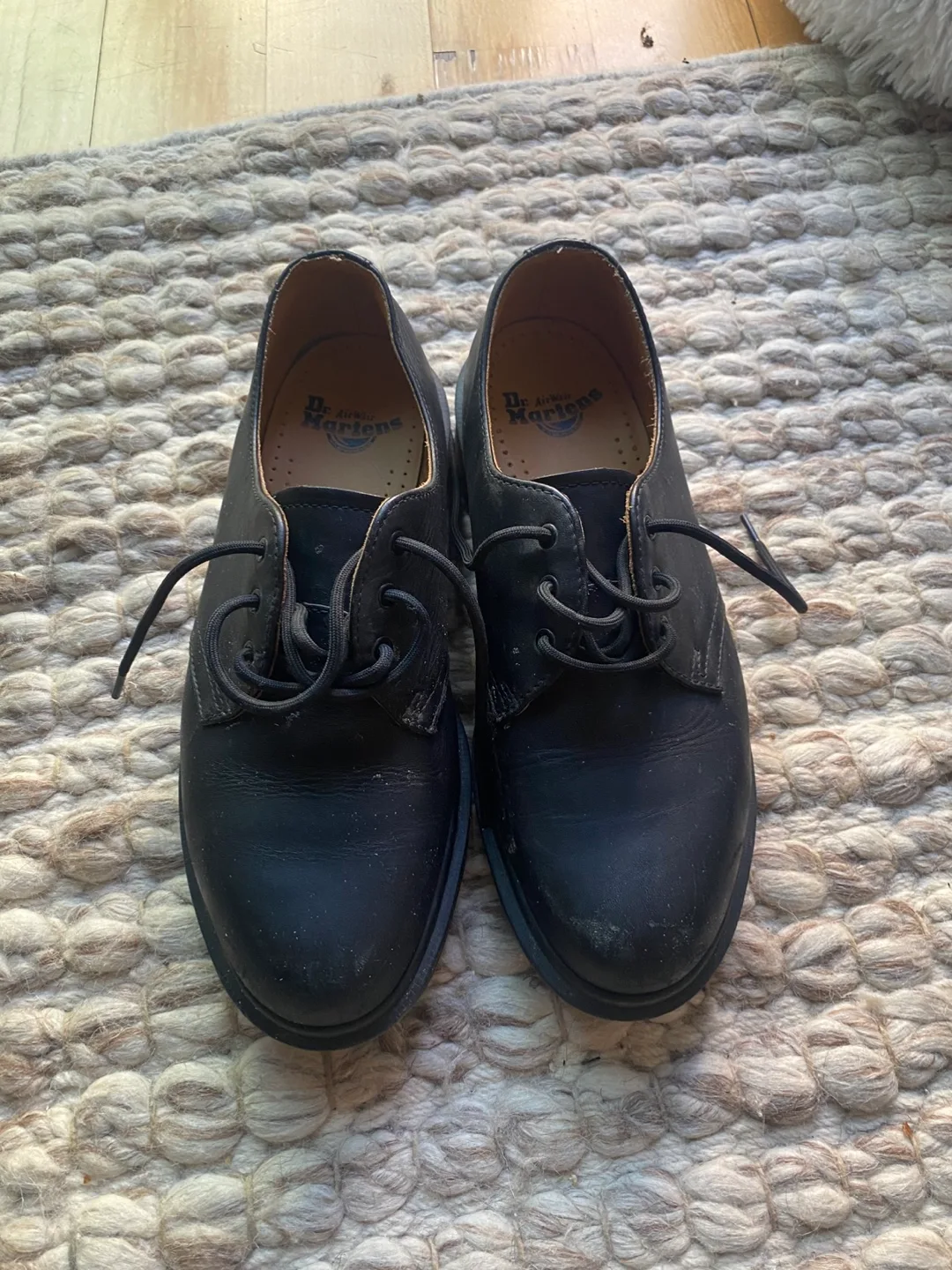 Dr. Martens size 9 image indicator(2)