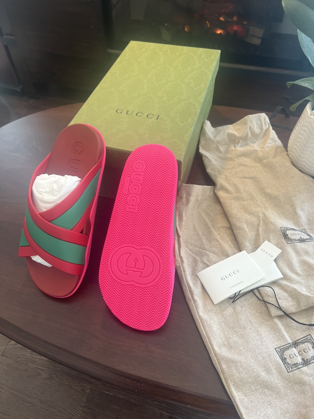 Gucci Rubber Slides Size 40 - photo 3
