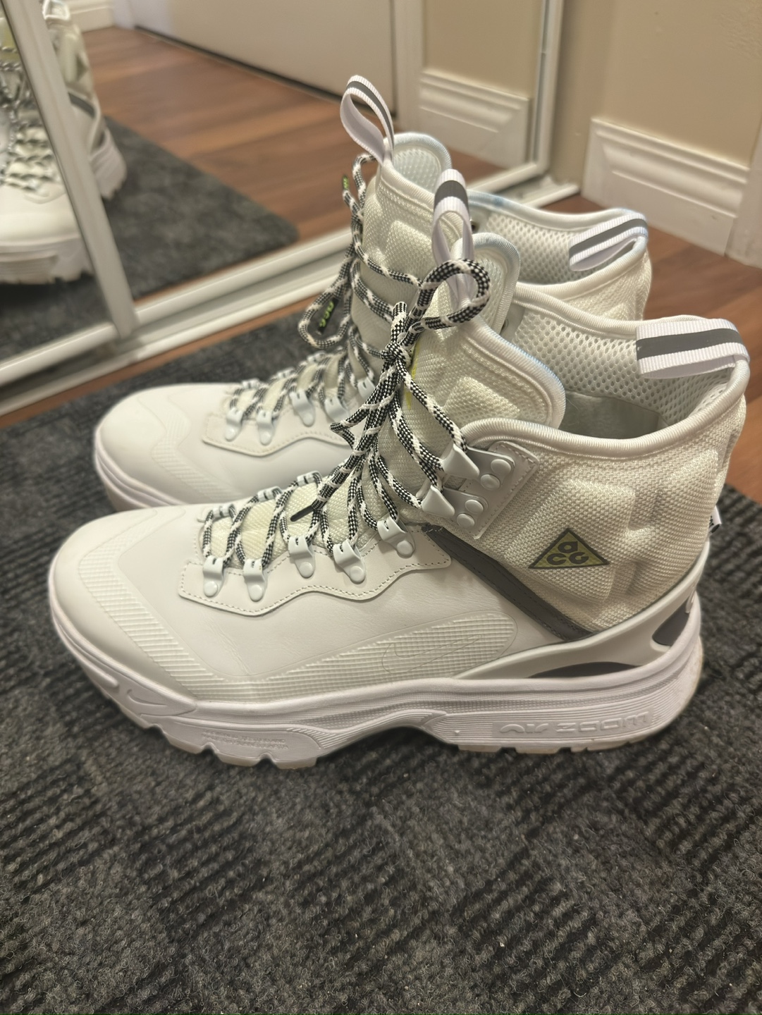 Nike ACG Mountain Fly Gore-Tex Hiking Boots - White - Size 12 - photo 3