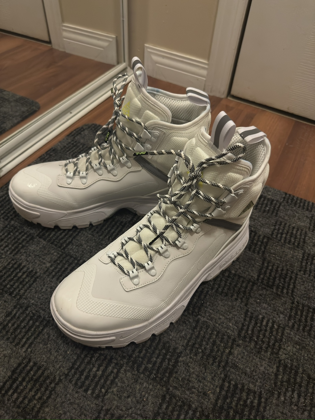 Nike ACG Mountain Fly Gore-Tex Hiking Boots - White - Size 12 - photo 5
