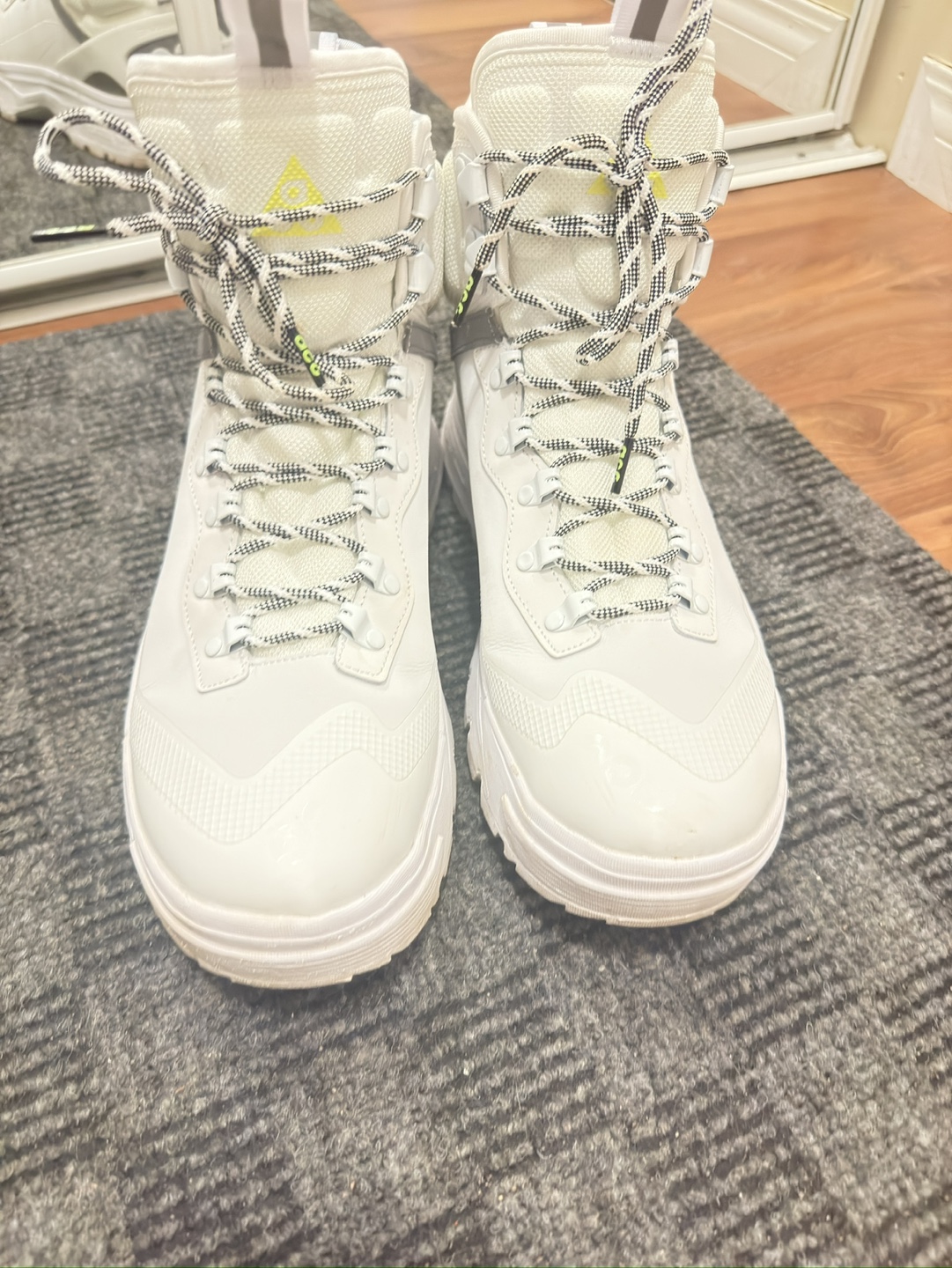 Nike ACG Mountain Fly Gore-Tex Hiking Boots - White - Size 12