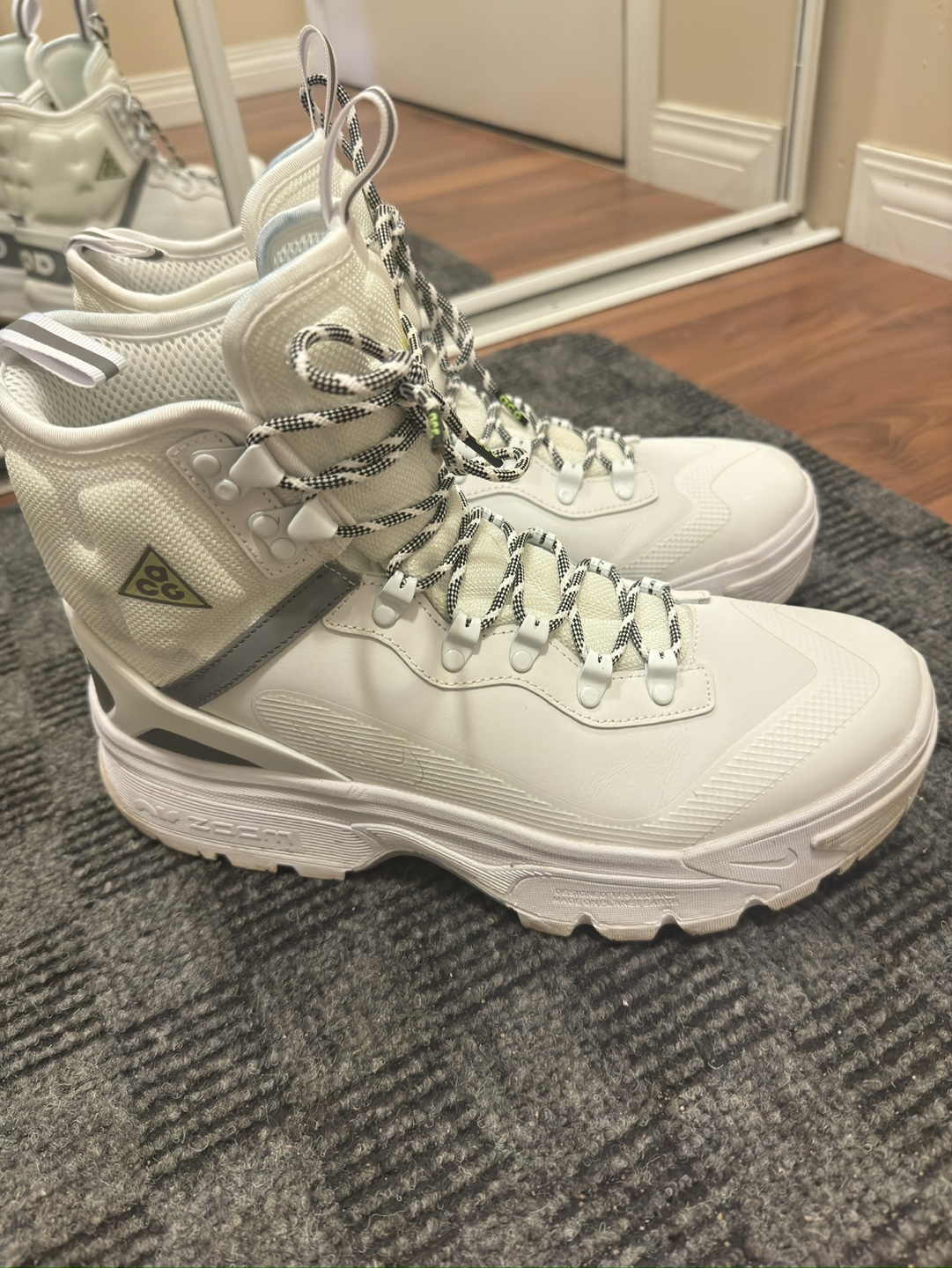 Nike ACG Mountain Fly Gore-Tex Hiking Boots - White - Size 12 - photo 2