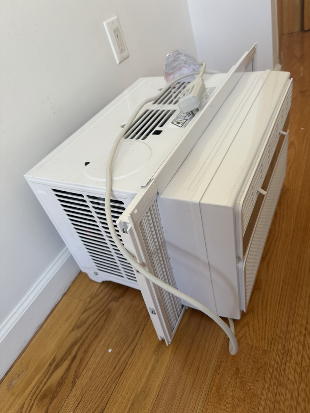 Midea Window Air Conditioner - photo 4